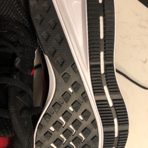 Nike - Picture 3 of 4